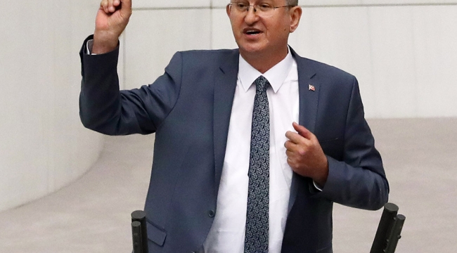 CHP’li Sertel’den basın kartı çıkışı: “Basın kartı iptal edilenlerin nüfus cüzdanı da iptal edilecek mi?”