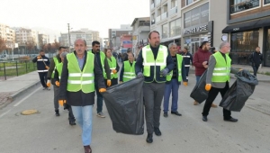 Temizlik ekibi Balatçık Mahallesinde