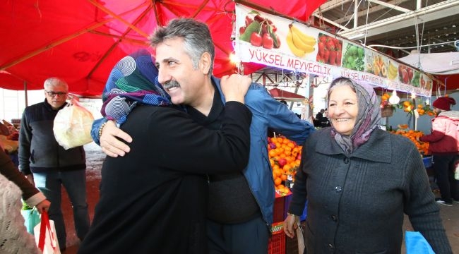 Başkan Sandal'a Pazar'da Sevgi Seli