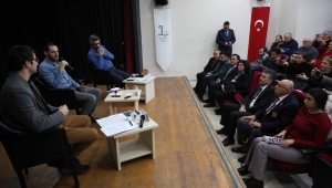Bayraklı’da gazeteciler basın özgürlüğünü anlattı
