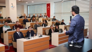 Bayraklı Belediyesi’nden memurlara ihale eğitimi