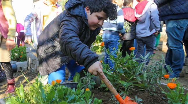 Bucalı miniklere “yeşil” aşısı: İlk kez toprakla buluşturlar