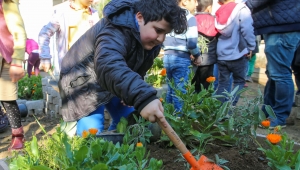 Bucalı miniklere “yeşil” aşısı: İlk kez toprakla buluşturlar 