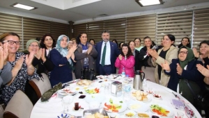 Başkan Sandal, Bayraklılı kadınlarla buluştu
