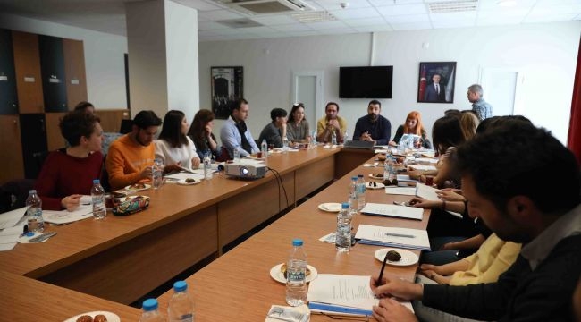 Bayraklı'da 'Çocuk ve Gençlik Köyü' çalıştayı