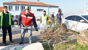 Çiğli’de pazartesi temizliklerine devam 