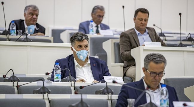 Kriz belediyeciliğine geçiyoruz”