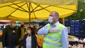 Başkan Gümrükçü’den Yenimahalle pazar yerinde denetim
