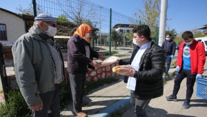Başkan Kılıç fırını olmayan köylerde kapı kapı ekmek astı 