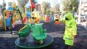 Bayraklı'da dezenfekte seferberliği sürüyor