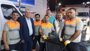 Kani Beko; Bir alkış da temizlik işçilerine