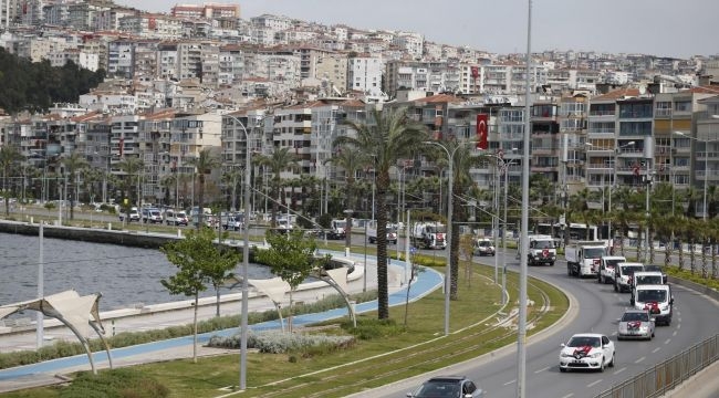 Konak Belediyesi’nden coşkulu 23 Nisan turu