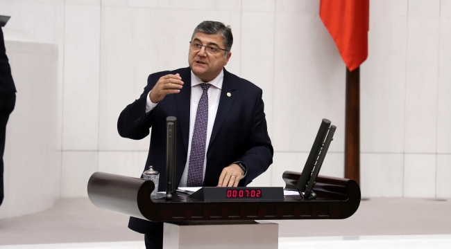 Milletvekili Sındır, “Gıda sıkıntısı yaşanmaması için üretici toprakla buluşturulmalı”