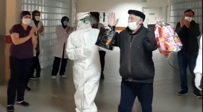 Ardahan'lı 72 yaşında Covid-19'u yendi, alkışlarla taburcu oldu