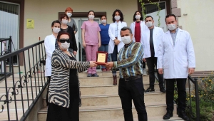 Hayvan dostu hizmetlere ‘teşekkür’ plaketi