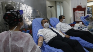 Konak Belediyesi’nden Kızılay’a destek