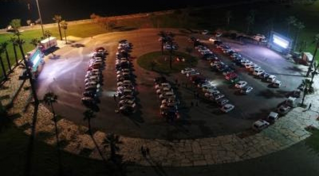 Korona günlerinde arabalı sinema keyfi