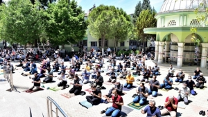 Normalleşme sürecinde ilk Cuma Namazı