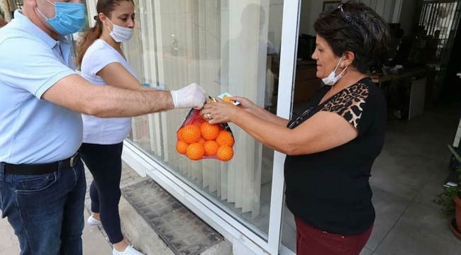 EFES SELÇUK BELEDİYESİ VİTAMİN DAĞITTI