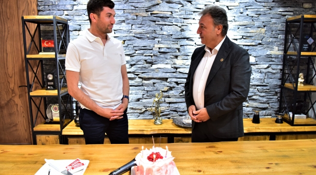 En genç Başkan’a doğum günü sürprizi