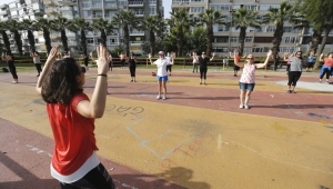 Konak'ta spor açık havaya taşındı
