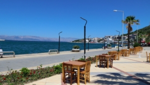 Başkan Oran; “Çeşme’de denize karşı çay içmek 2 TL!”