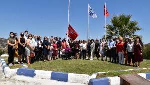 Foça’da ilk engelsiz Kırmızı Bayrak dalgalandı