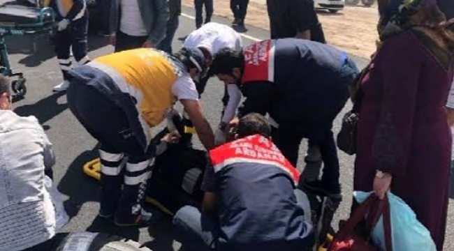 Ardahan'da kamyonet ile minibüs çarpıştı: 8 yaralı