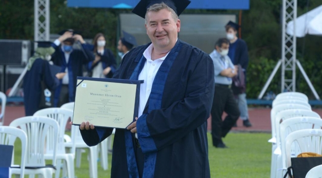 Başkan Oran annesi için o diplomayı aldı!