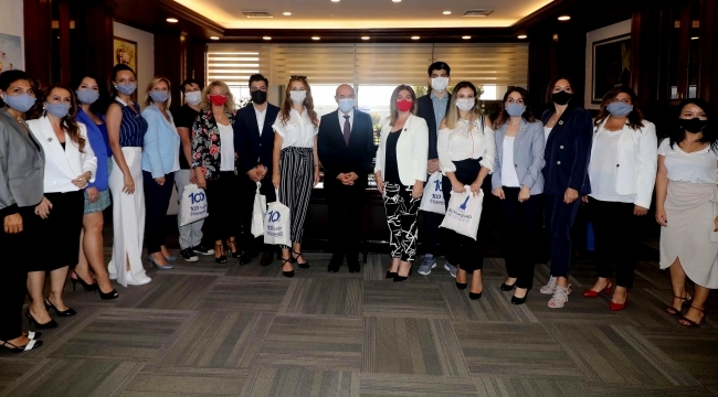 Genç İZİKAD projelerine Soyer’den destek