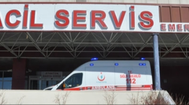 Silahla oynayan 4 yaşındaki çocuk annesini ağır yaraladı.