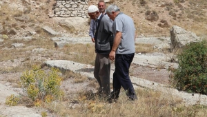 Sivas'ta köylüler betonla kapatılan petrol kuyusunun yeniden açılmasını istiyor