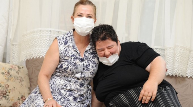 Bir Gülüşü Ömre Bedel