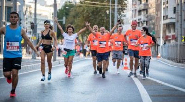 İzmir’de kurtuluş coşkusu maratonla taçlandı