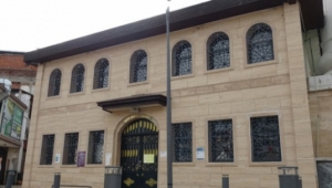 Müezzin koronavirüs oldu, camii geçici olarak ibadete kapatıldı