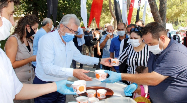Ödemiş Belediyesi’nden aşure ikramı