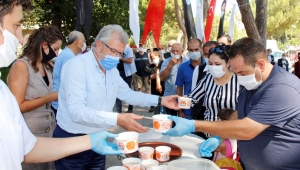 Ödemiş Belediyesi’nden aşure ikramı