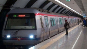 Şişli Mecidiyeköy metro istasyonunda bir kişi raylara atladı