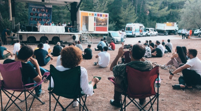 Usta oyuncular Bornova’da gençlerle buluştu