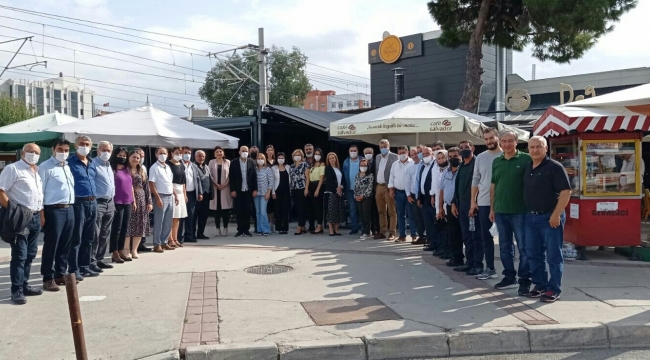 AK Parti Çiğli’den muhtarlar zirvesi 