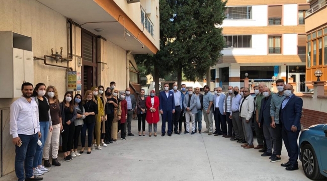 Ak Parti’den Buca’da 47 muhtara eş zamanlı ziyaret