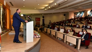 Başkan Gümrükçü'den Gazetecilere 500 Gün Brifingi