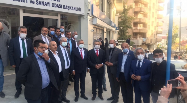 CHP İzmir Milletvekili Kani Beko ve CHP Ankara Milletvekili Yıldırım Kaya; bir dizi temas ve incelemelerde bulunmak üzere Hakkari’ye gitti.