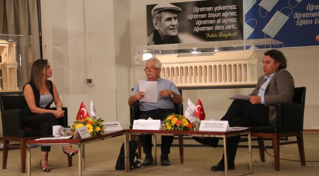 EĞİTİMİN GELECEĞİ VE ÖĞRETMENLERİN SORUNLARI EFES SELÇUK’TA TARTIŞILDI