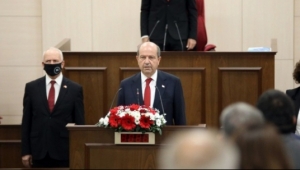 Ersin Tatar, yemin ederek göreve başladı