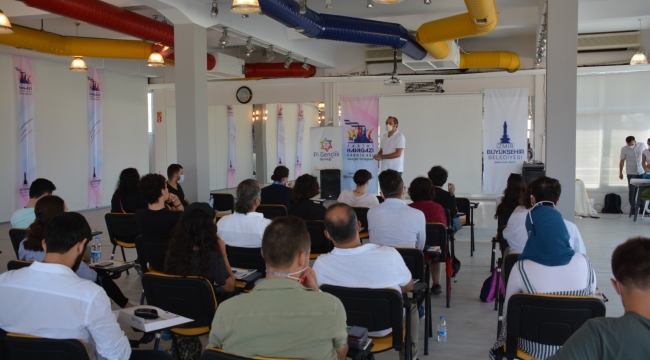 Gençlik derneklerinin temsilcileri İzmir’de buluştu
