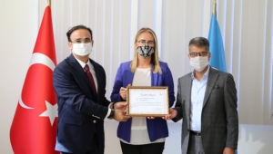 İzmir İl Milli Eğitim Müdürü Yahşi'den Çankırı Ailesine Teşekkür Belgesi