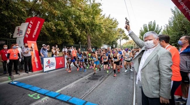 İzmir’in ilk uluslararası maratonu kentte coşku yarattı
