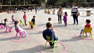  Koronavirüs Bornovalı Miniklere oyunlarla anlatılıyor