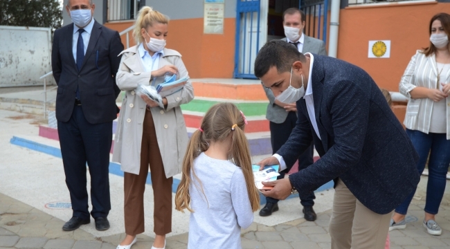 Kuşadalı Minik Öğrenciler Hem Okuyacak Hem Hayvan Sevgisi Kazanacak